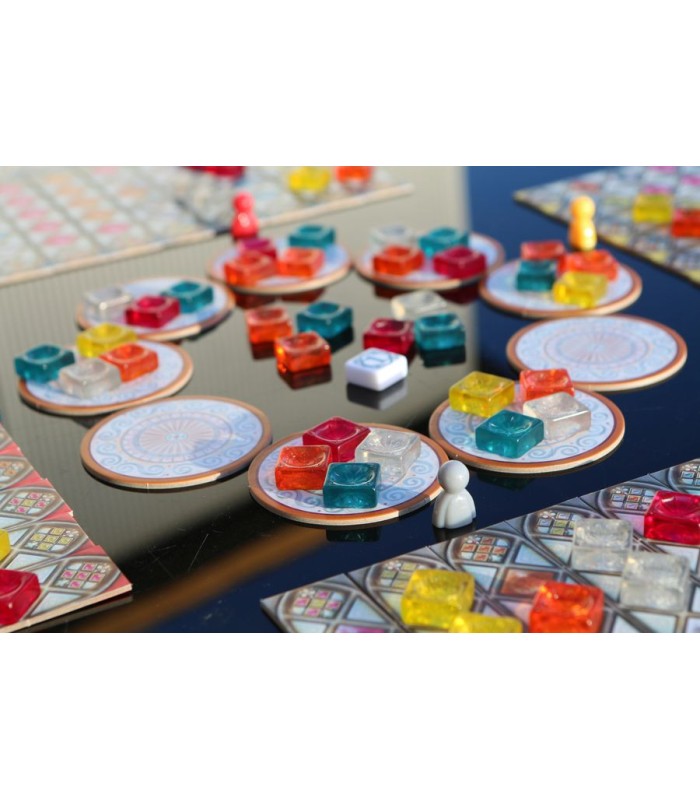 آزول: شیشه های مشجر سینترا (Azul: Stained Glass of Sintra)