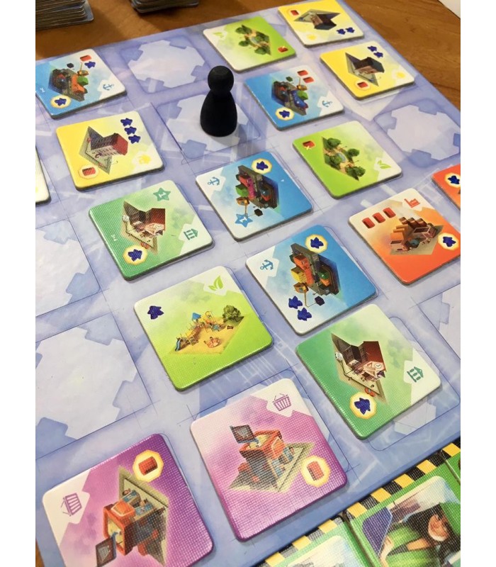 بازی ایرانی کوادروپلیس (Quadropolis)