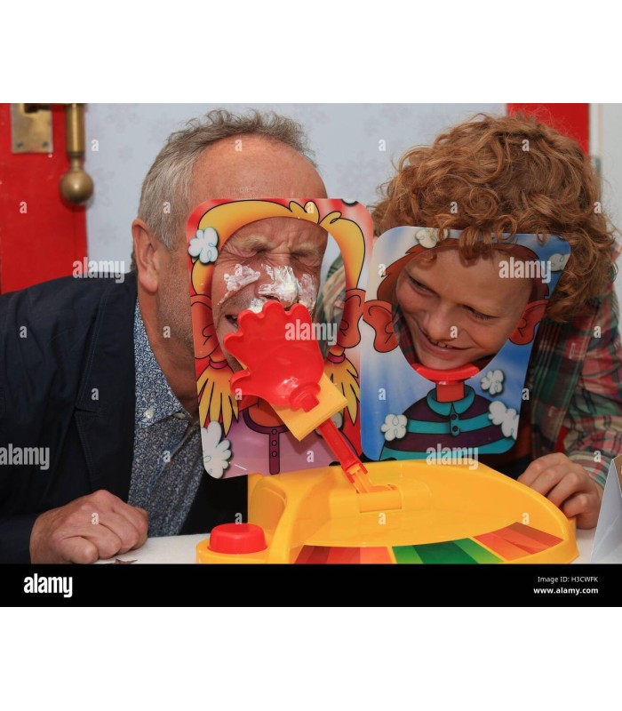 بازی  Pie Face Showdown